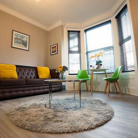 Pass The Keys Amazing, Newly Renovated 5Bedroom House Sleeps 10 Scarborough Exterior photo