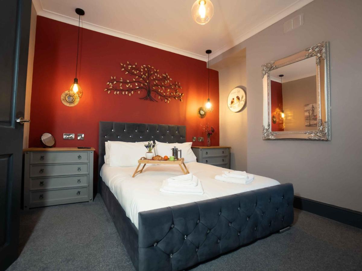 Pass The Keys Amazing, Newly Renovated 5Bedroom House Sleeps 10 Scarborough Exterior photo