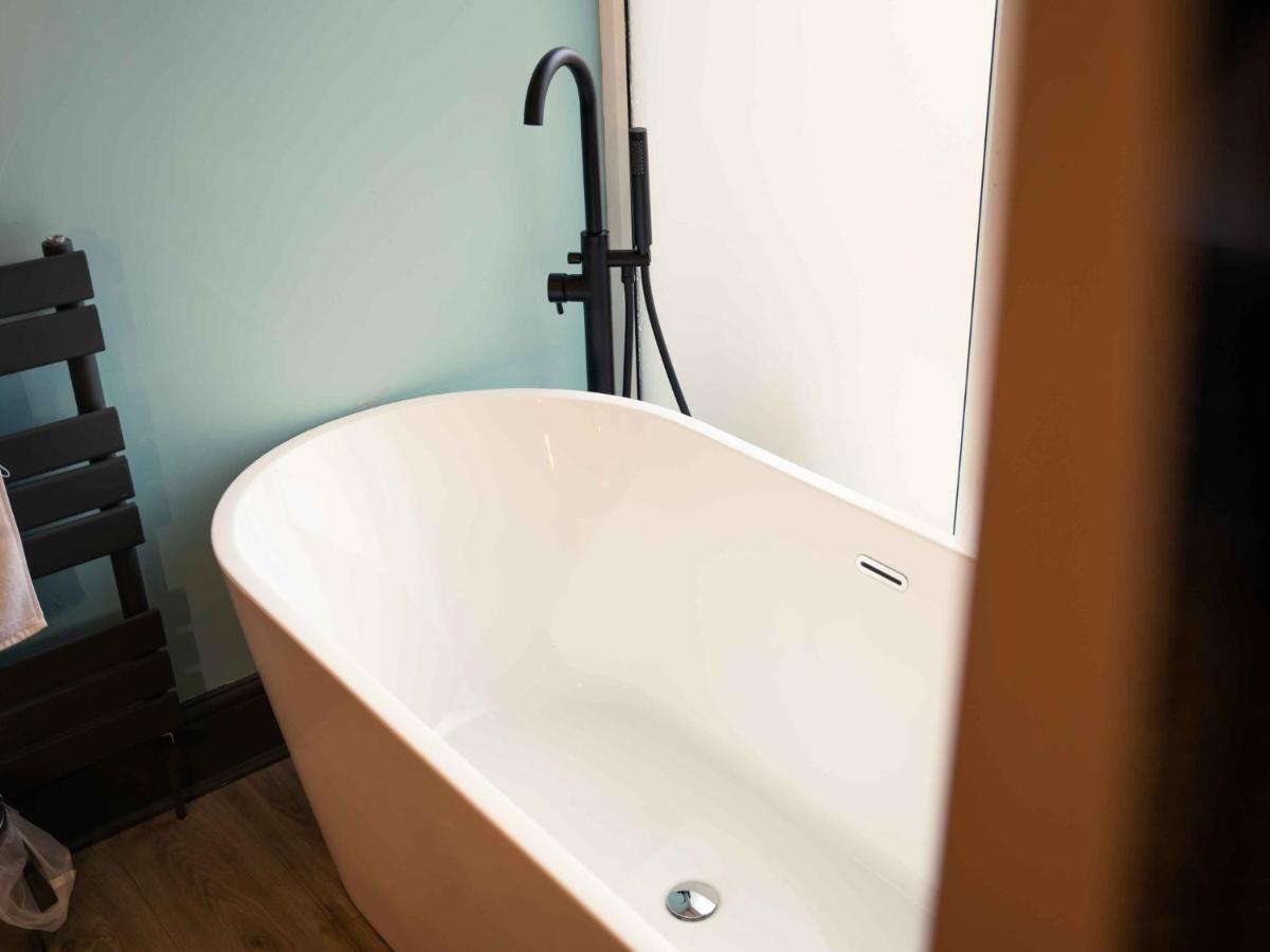 Pass The Keys Amazing, Newly Renovated 5Bedroom House Sleeps 10 Scarborough Exterior photo