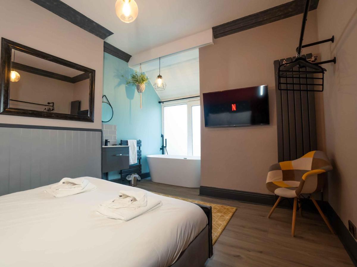 Pass The Keys Amazing, Newly Renovated 5Bedroom House Sleeps 10 Scarborough Exterior photo