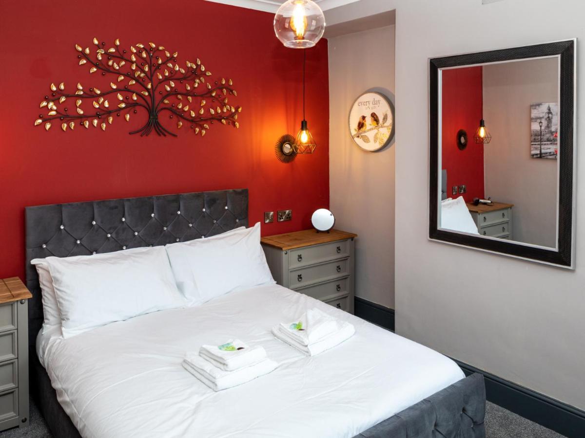 Pass The Keys Amazing, Newly Renovated 5Bedroom House Sleeps 10 Scarborough Exterior photo